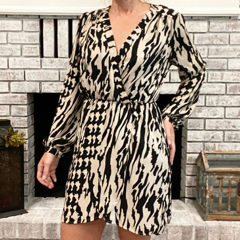 Karlie Faux Wrap Midi Dress Womens Small Black Geometric Print V Neck Career